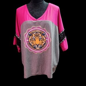 No boundaries women's v-neck pink  gray and black graphic tee